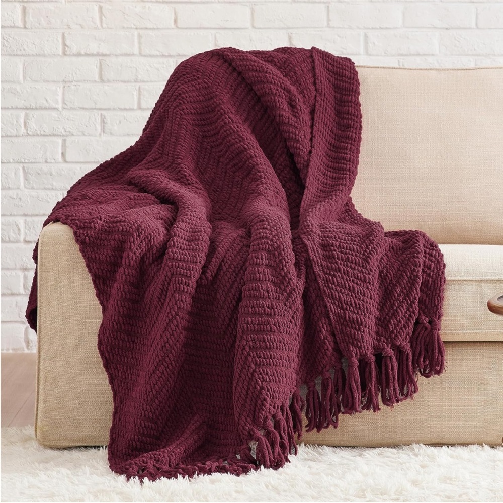 West Elm Chevron Fringe Pattern Burgundy Red Cozy Knit Blanket Fall/Winter Gift - Picture 2 of 14